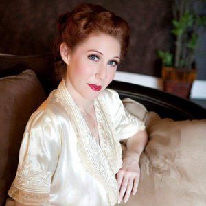 Meet Poshmark Ambassador Laura!